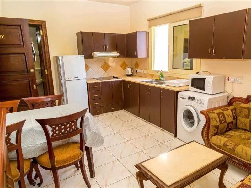 Chrysanthos Boutique Apartments Lemesós Eksteriør bilde